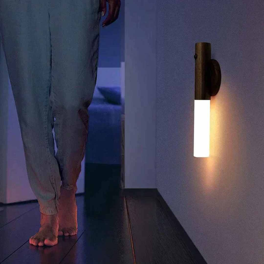 Lámpara de Madera Magnética LED con Sensor de Movimiento  – Iluminación Inteligente y Elegante sin Cables