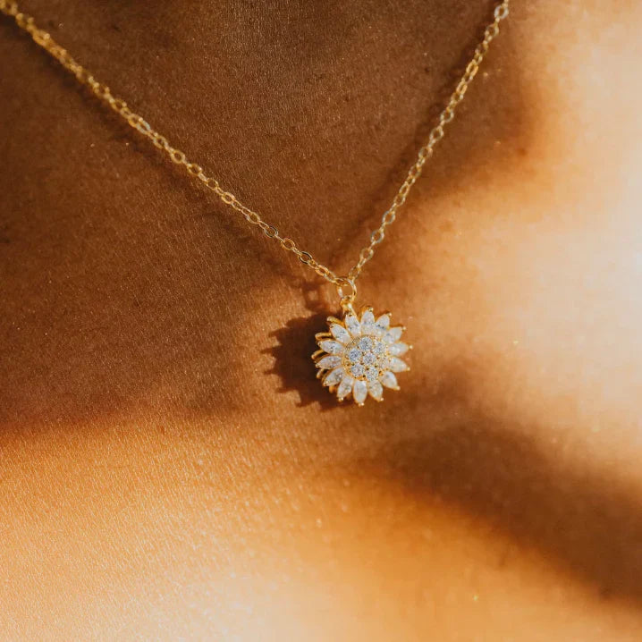 🌻 Collar Girasol Giratorio Dorado: Un Giro de Luz, Serenidad y Elegancia ✨ ¡HOY con 40% OFF! ⏳